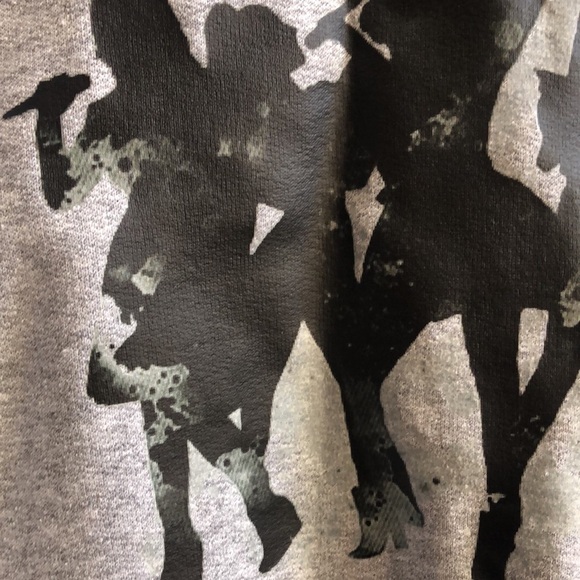 Six the Musical King Edward’s six wives gray sweatshirt Kids small New - Picture 4 of 8